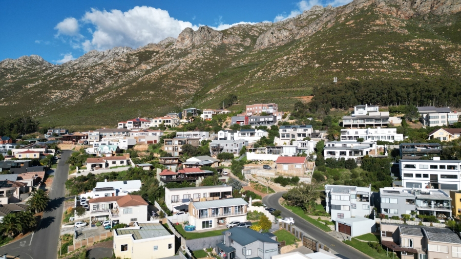 3 Bedroom Property for Sale in Mountainside Western Cape